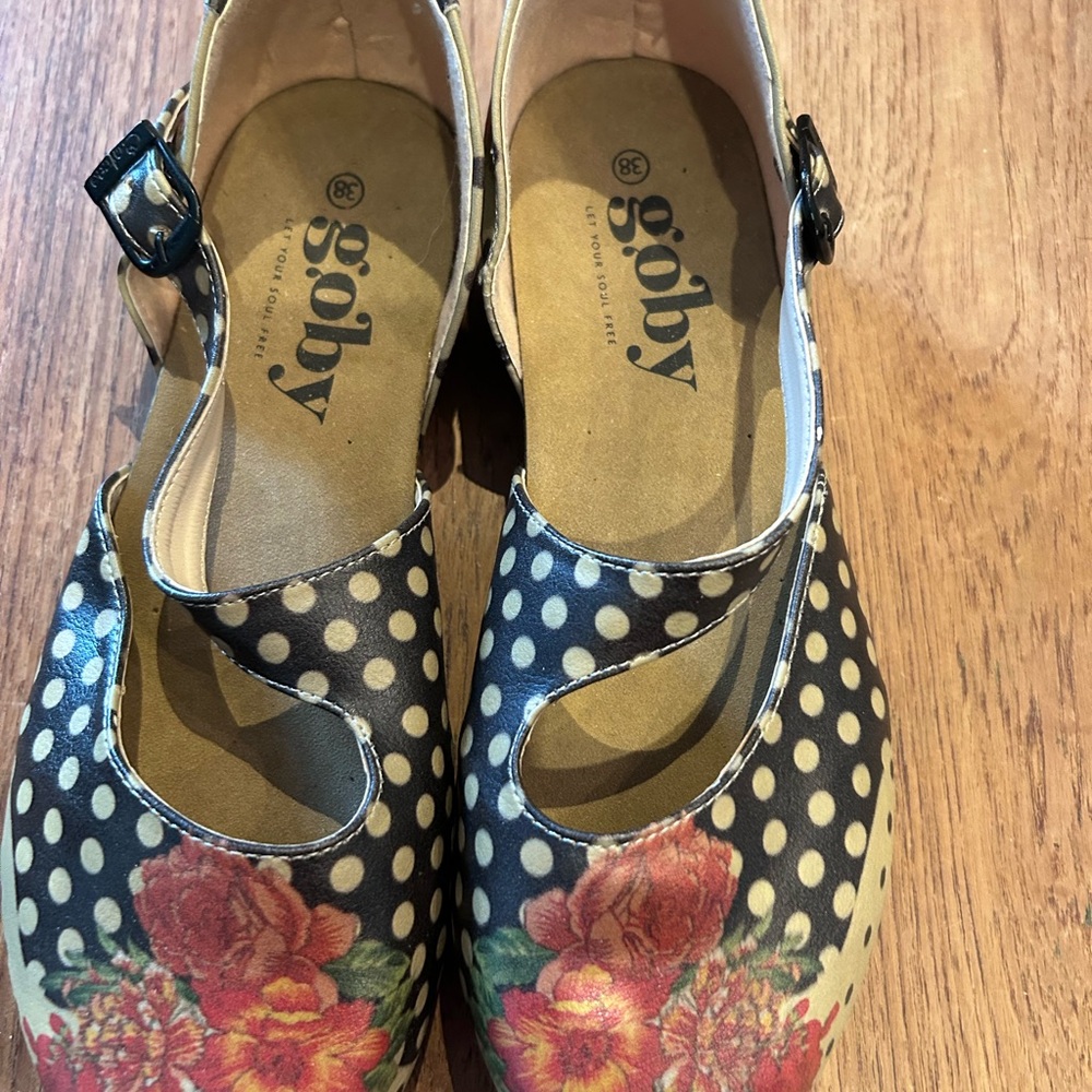 GOBY Black and Cream Polka Dot strappy floral Birkenstock-like flats size 38